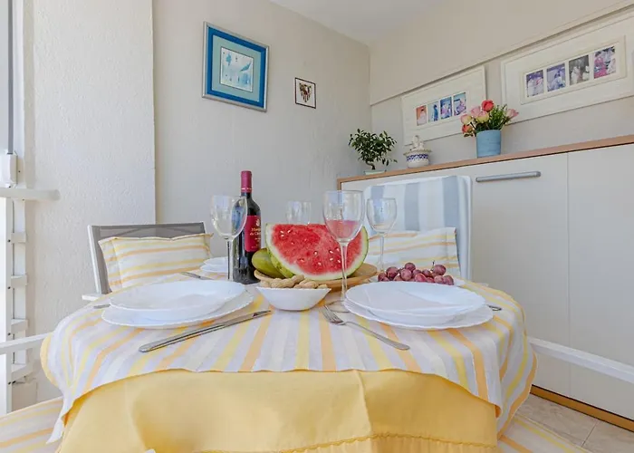 Wonderful Apartment With Sea Views